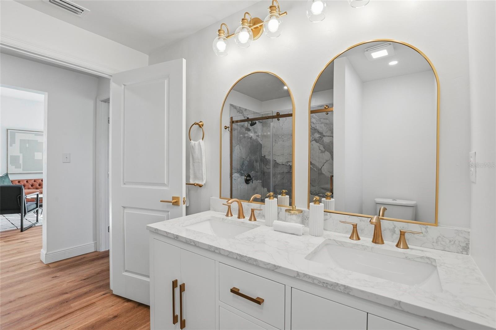 Image 20 of 27 For 215 1st Avenue