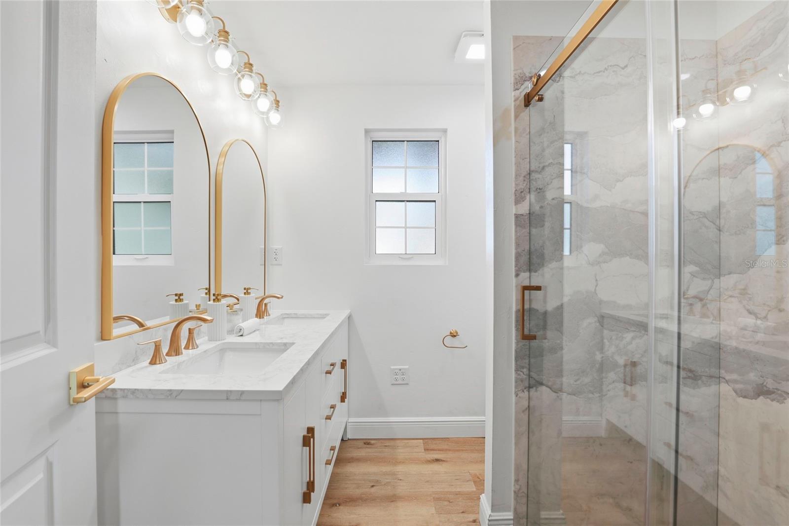 Image 21 of 27 For 215 1st Avenue