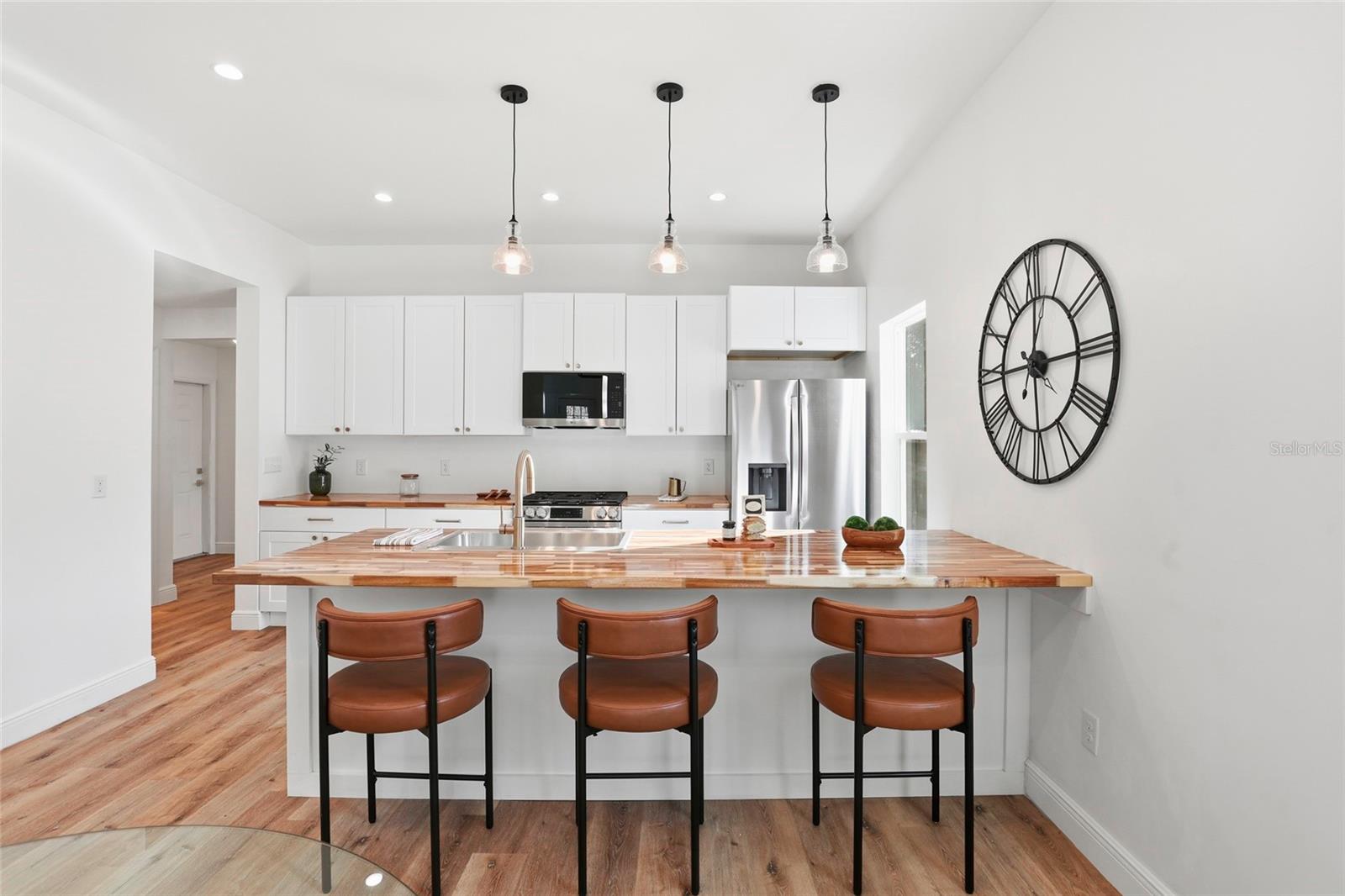 Image 9 of 27 For 215 1st Avenue