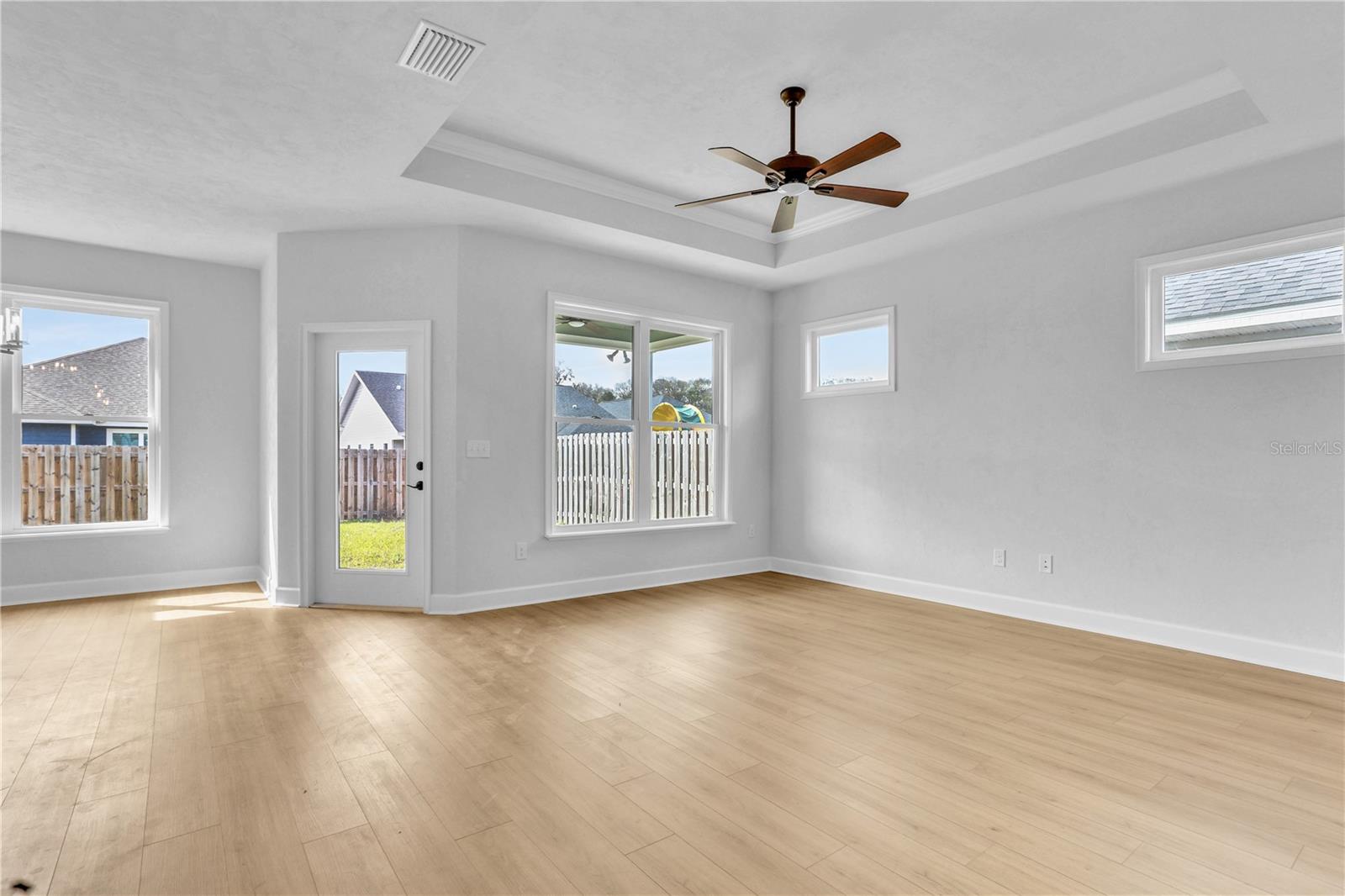 Image 8 of 17 For 12574 158th Street