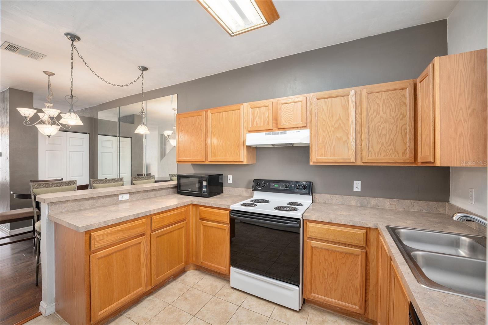 Image 16 of 36 For 3910 20th Avenue 1403