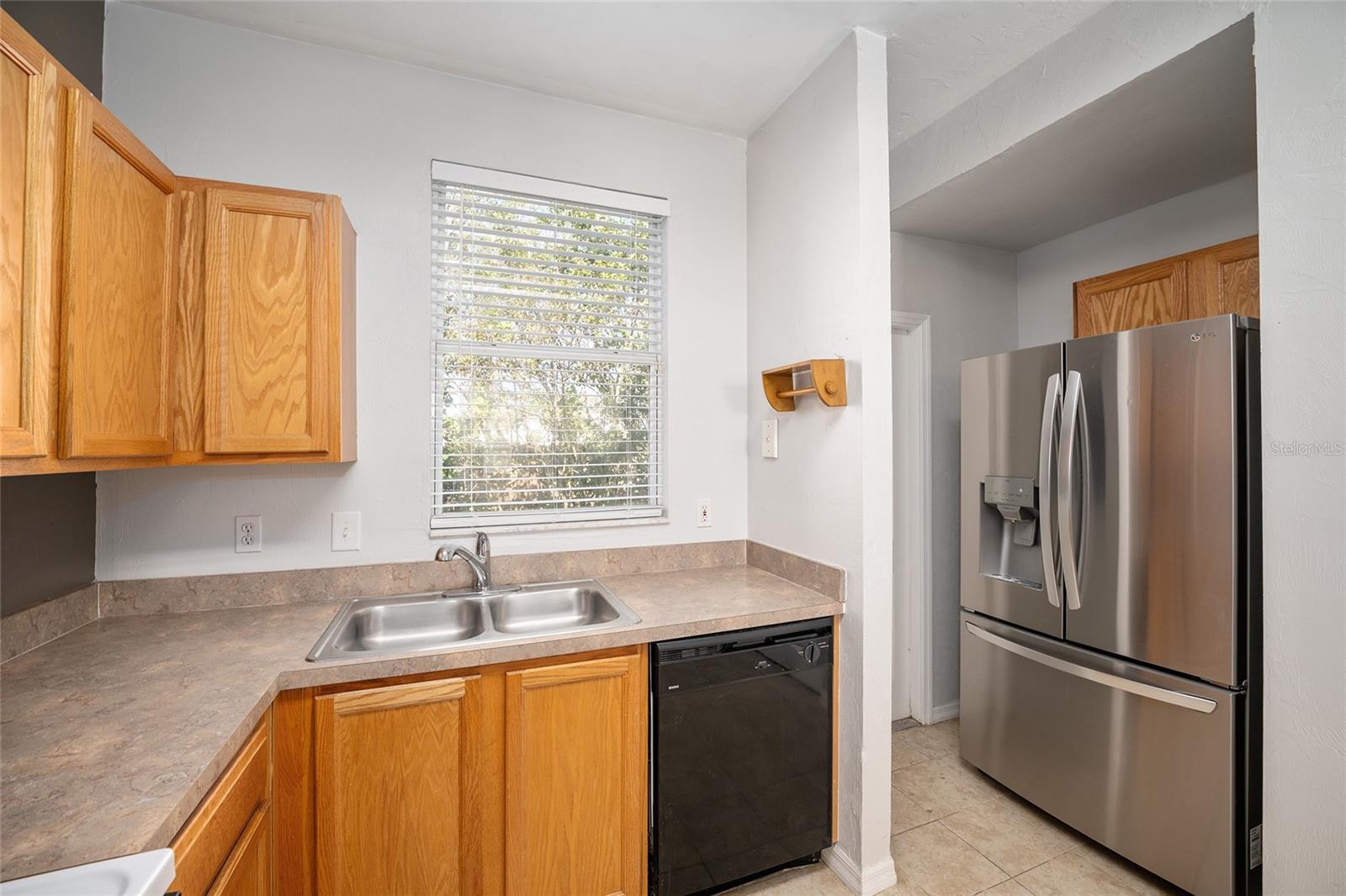 Image 17 of 36 For 3910 20th Avenue 1403