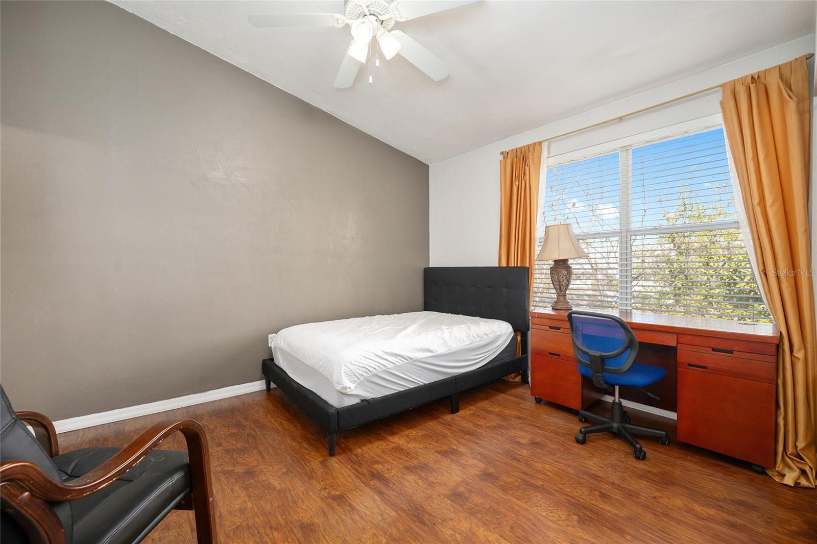 Image 23 of 36 For 3910 20th Avenue 1403