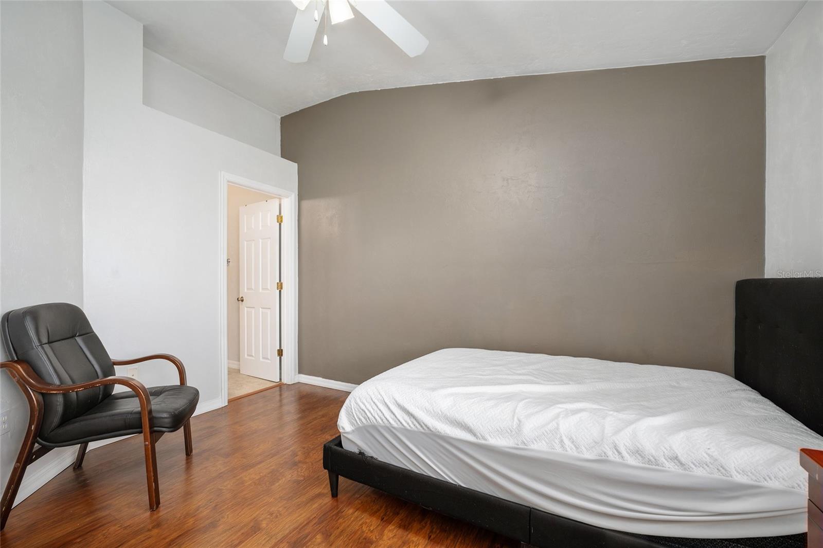 Image 25 of 36 For 3910 20th Avenue 1403