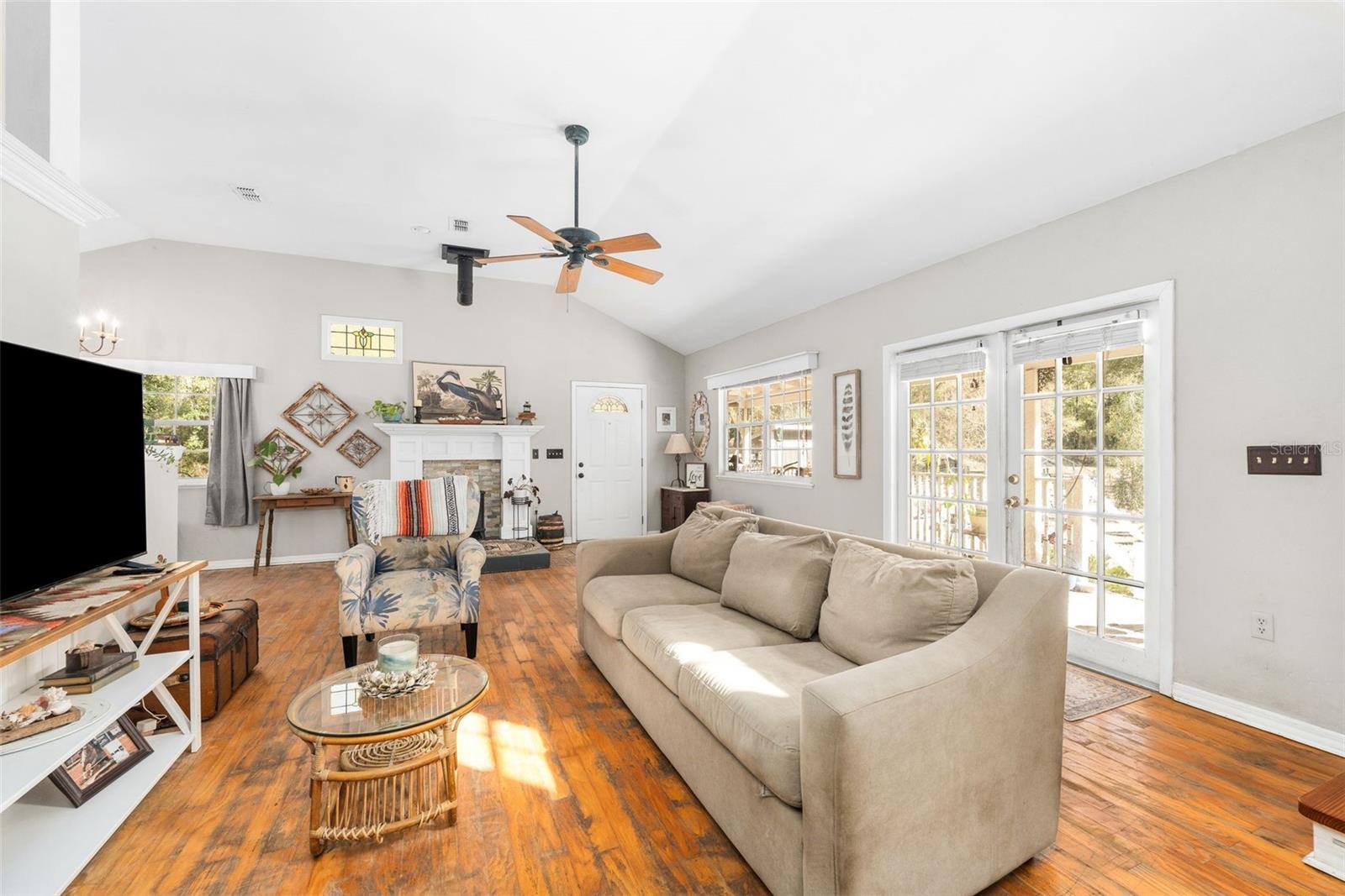 Image 17 of 37 For 21612 214th Terrace