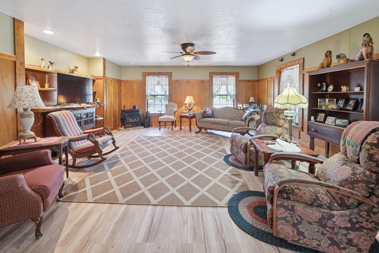 Image 11 of 50 For 6247 35th Street