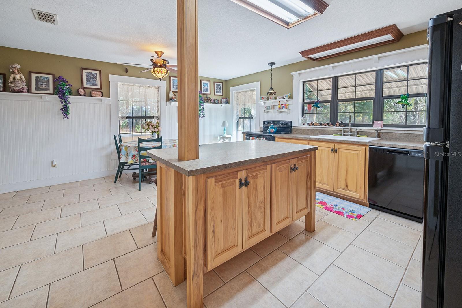 Image 17 of 50 For 6247 35th Street