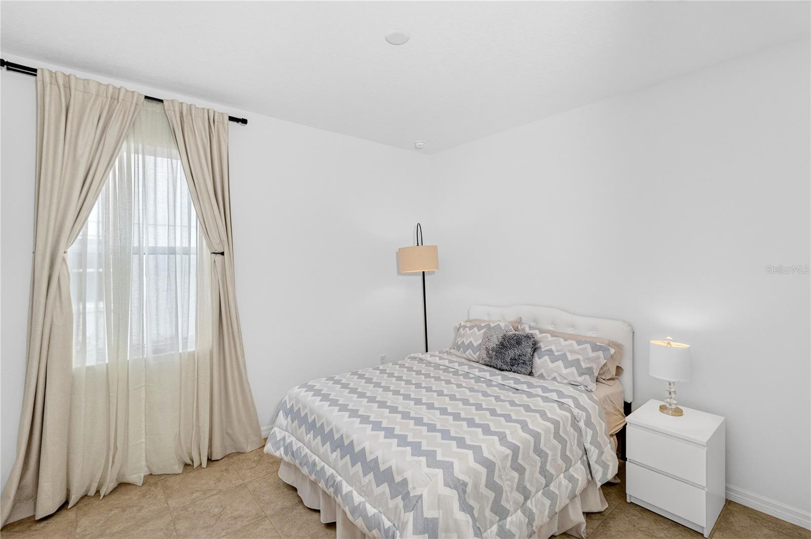 Image 17 of 27 For 5883 77th Court