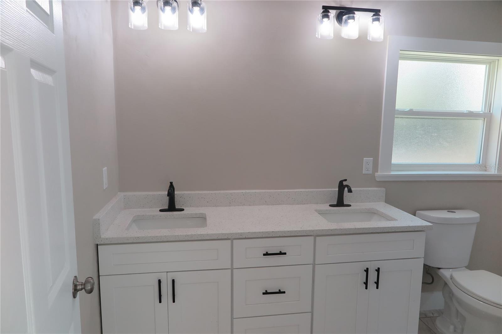 Image 32 of 41 For 21315 35th Place