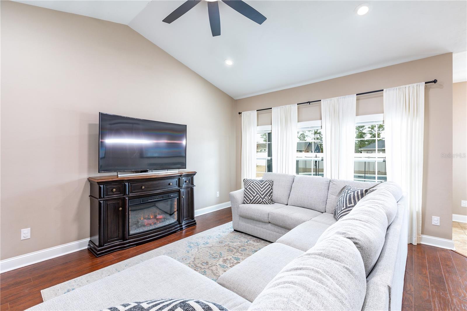 Image 7 of 31 For 15088 94th Circle