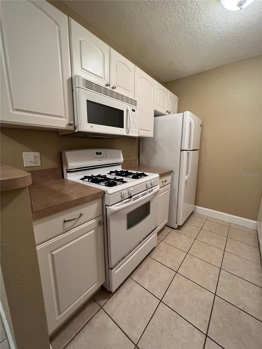 Image 4 of 12 For 1700 16th Court L6