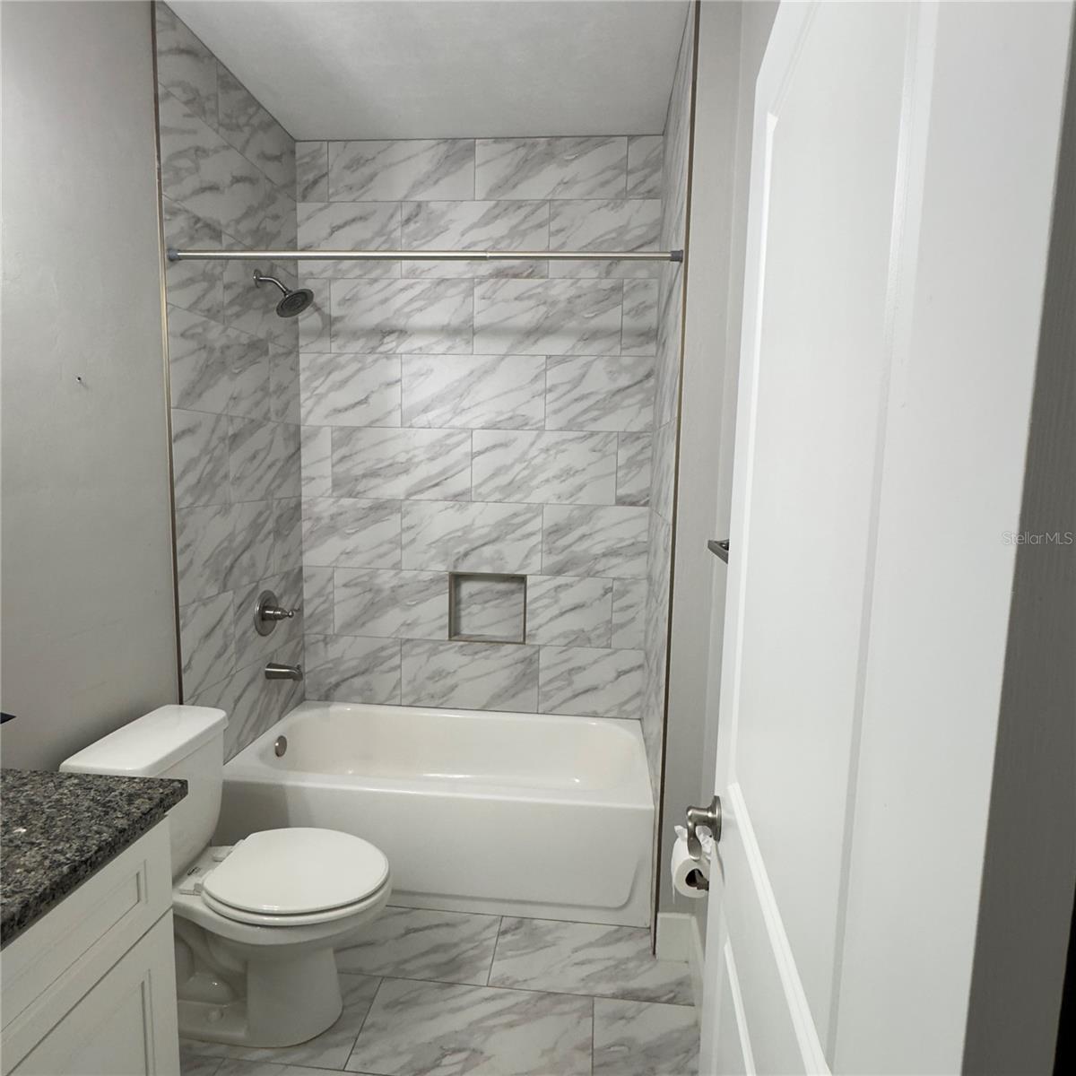 Image 5 of 35 For 290 Fieldstone Court