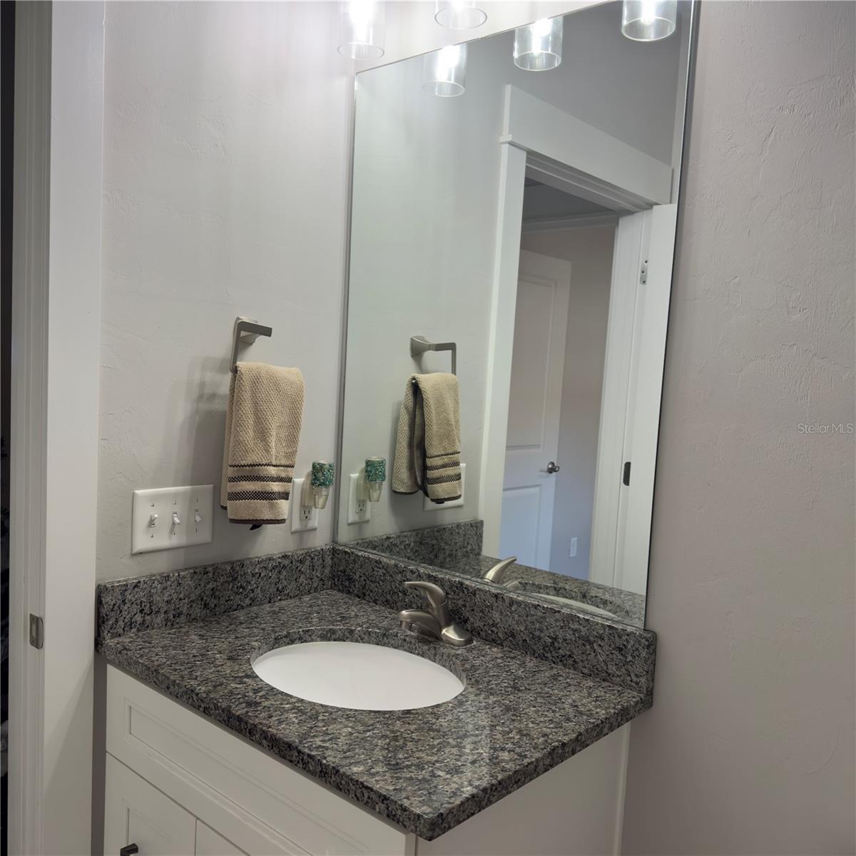 Image 6 of 35 For 290 Fieldstone Court