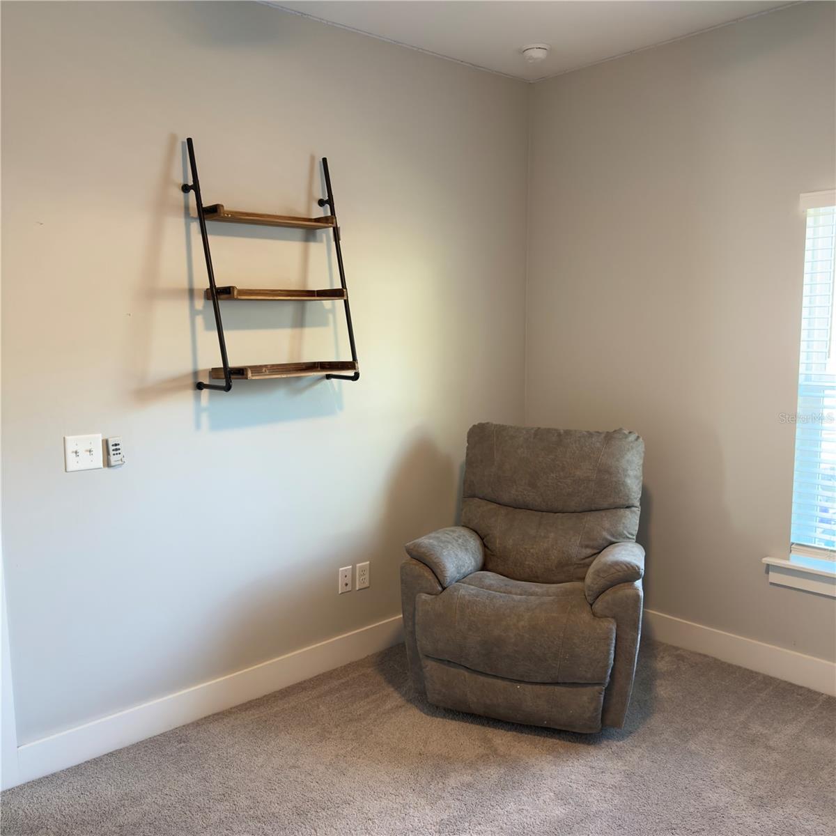 Image 7 of 35 For 290 Fieldstone Court