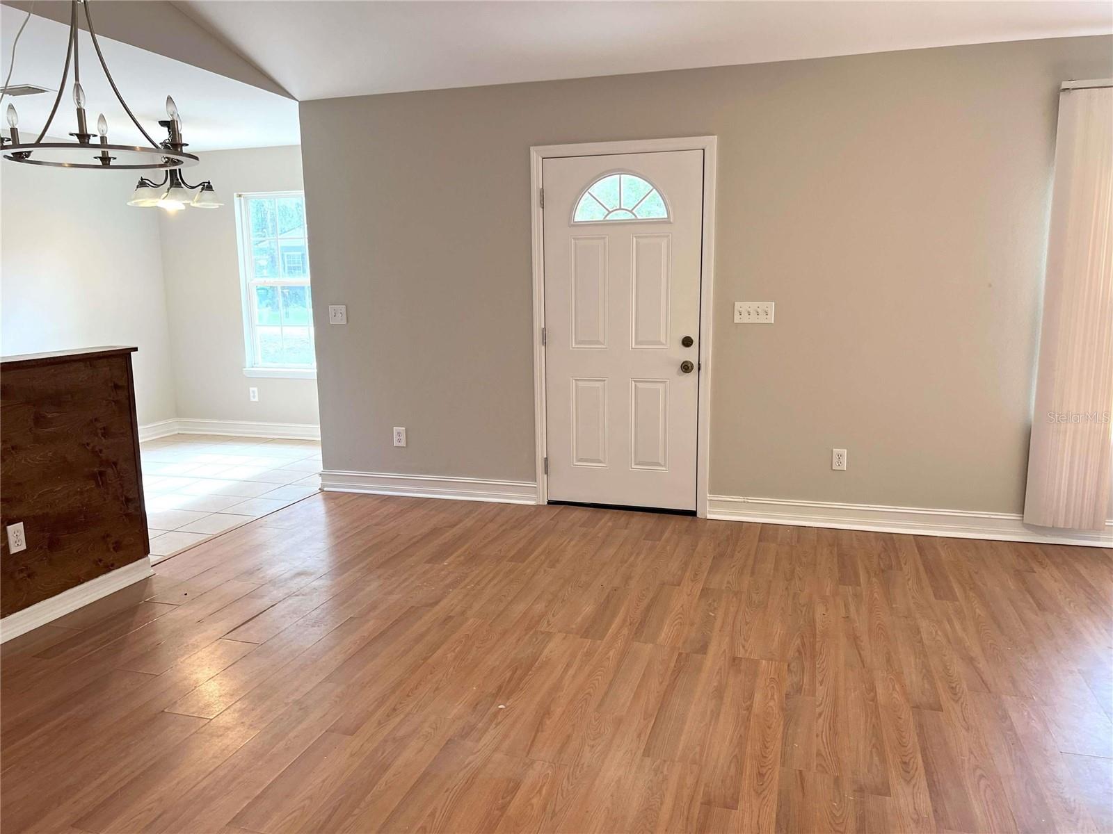 Listing photo id 2 for 29 Chippewa Road