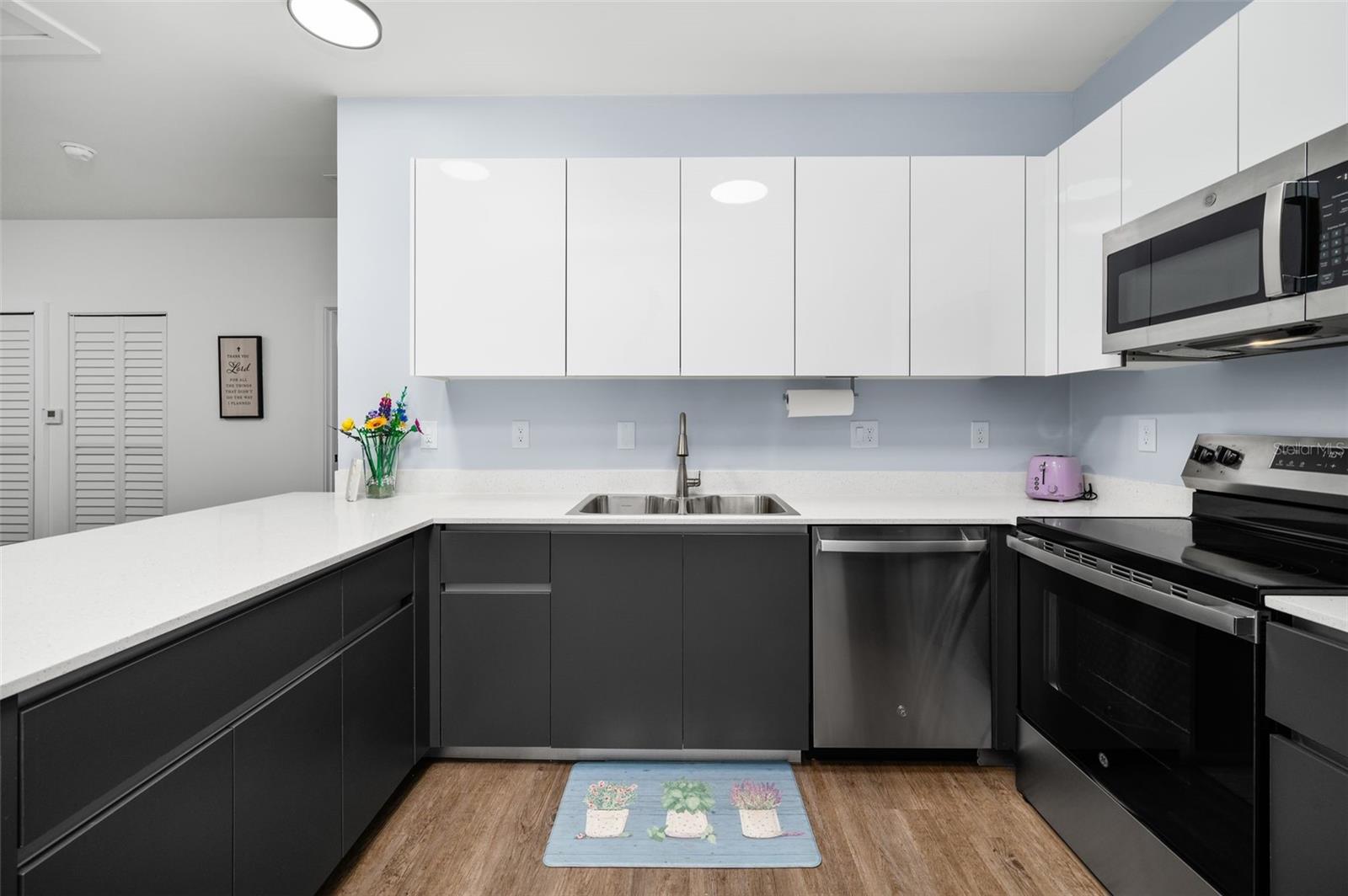 Image 11 of 32 For 1581 29th Road 7