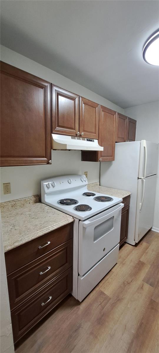 Image 6 of 21 For 3925 26th Terrace B