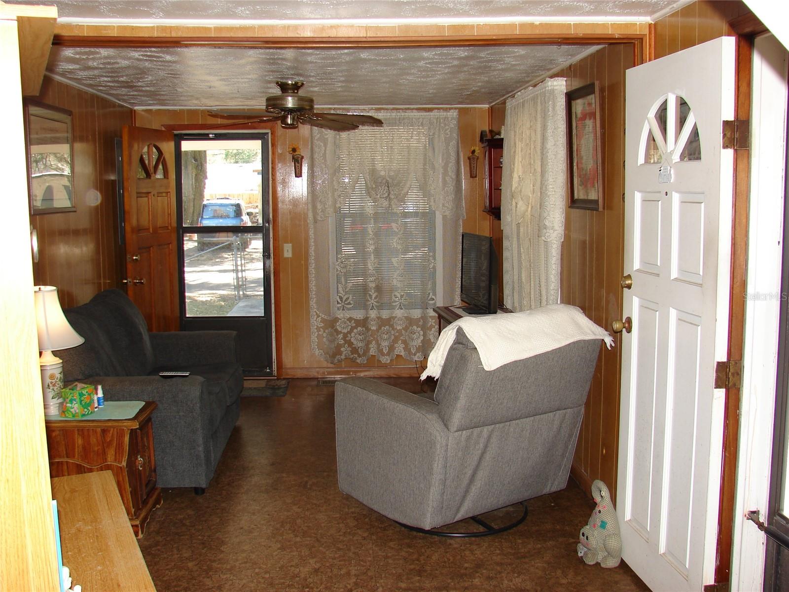 Image 16 of 21 For 8551 Oglesby Avenue