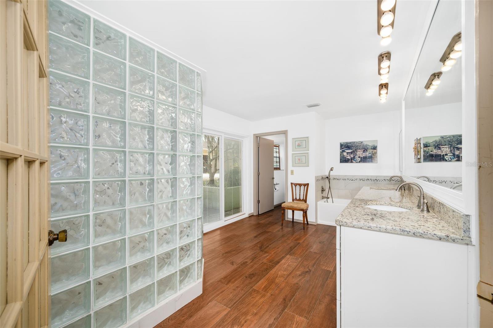 Image 29 of 51 For 6519 37th Way