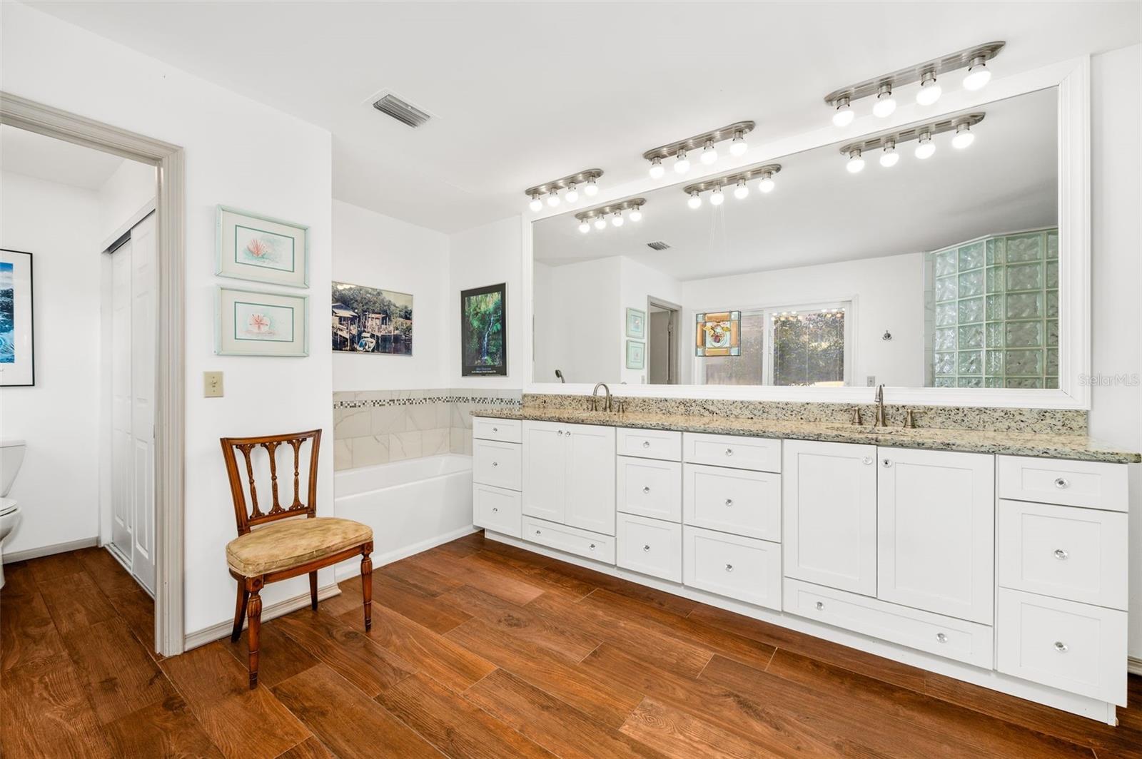 Image 30 of 51 For 6519 37th Way