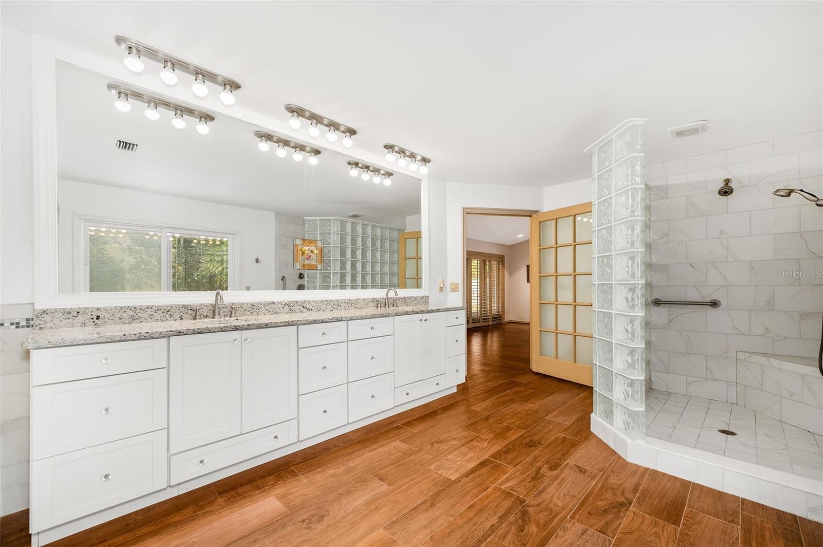 Image 31 of 51 For 6519 37th Way