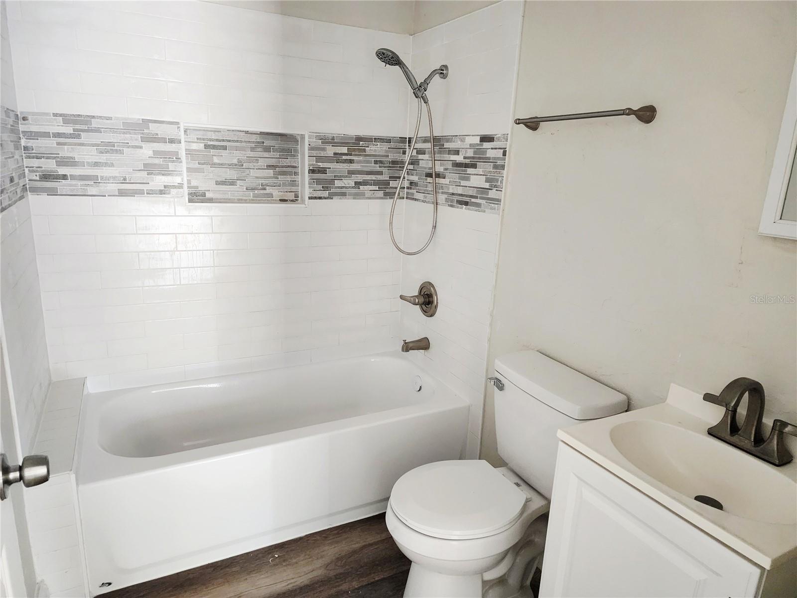 Image 9 of 25 For 8150 80th Trail