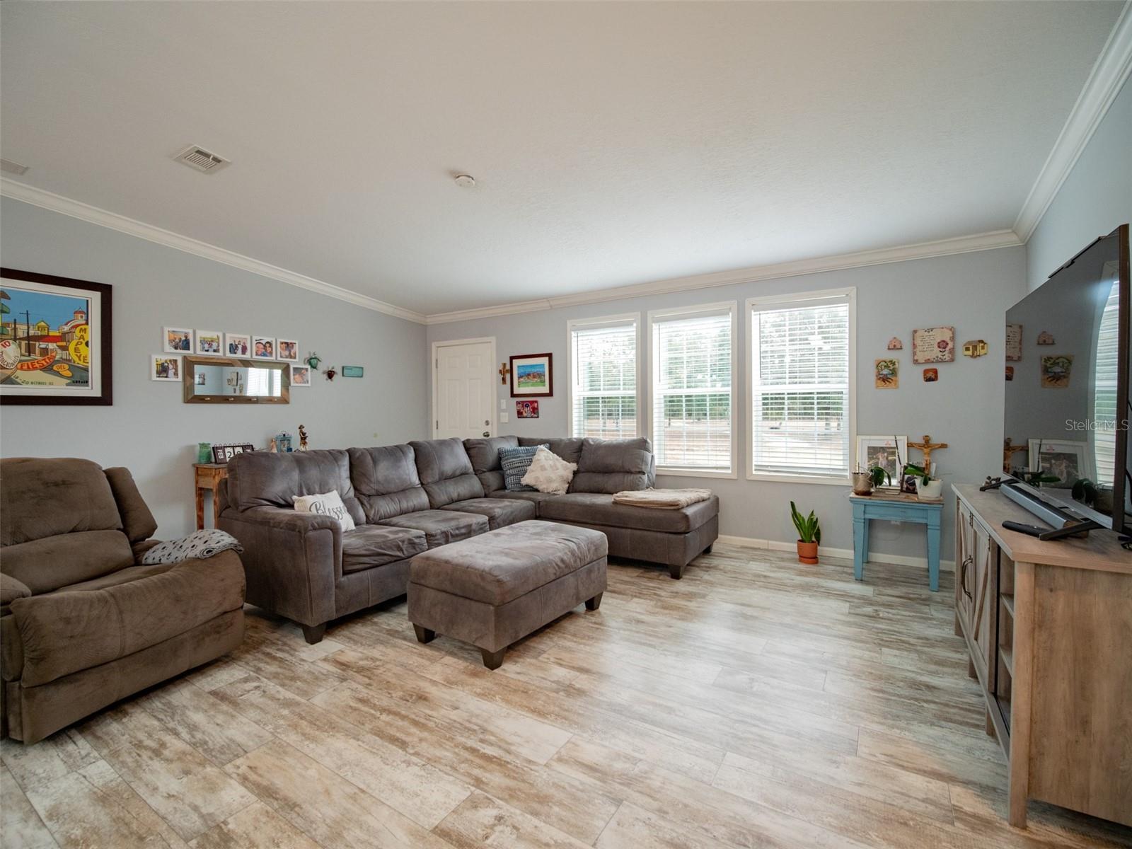 Listing photo id 13 for 5431 163rd Path