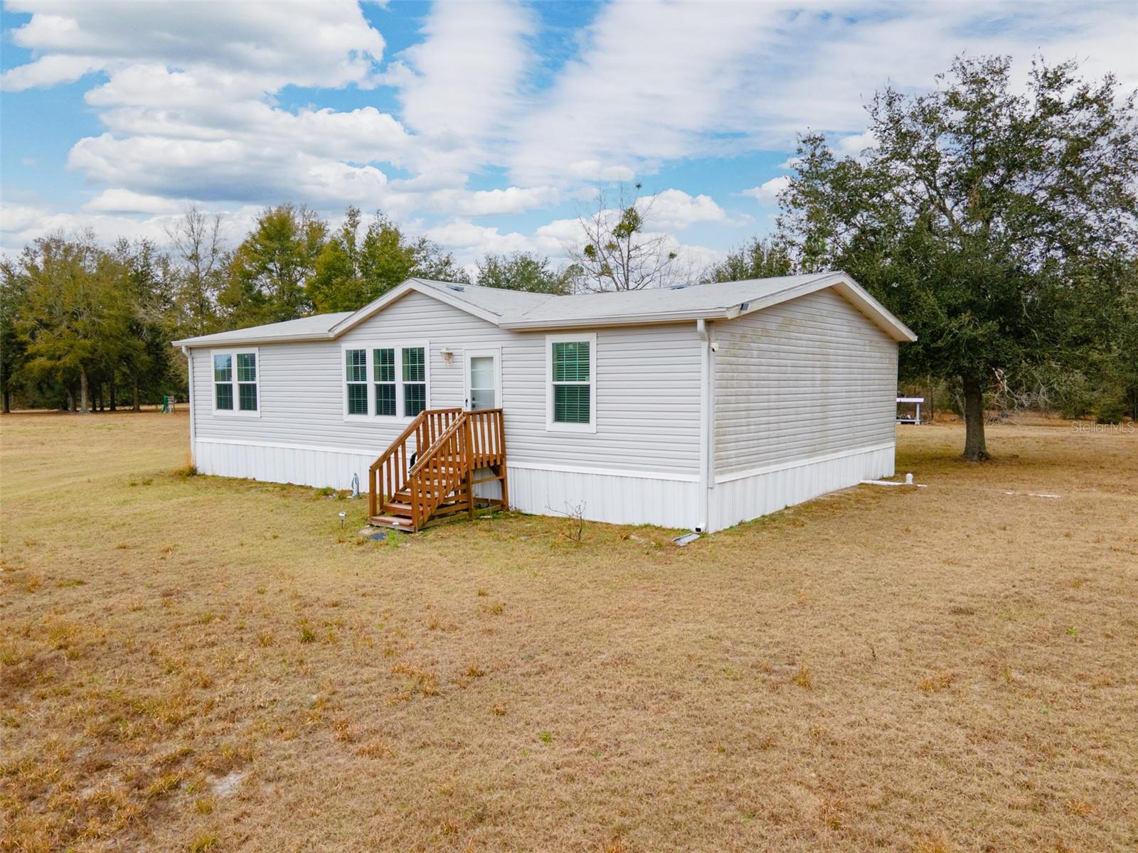 Listing photo id 0 for 5431 163rd Path