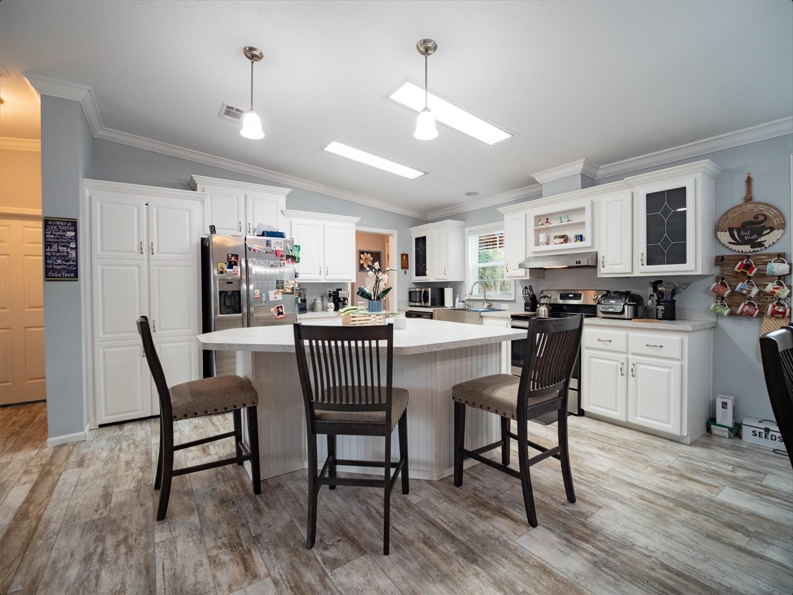 Listing photo id 19 for 5431 163rd Path