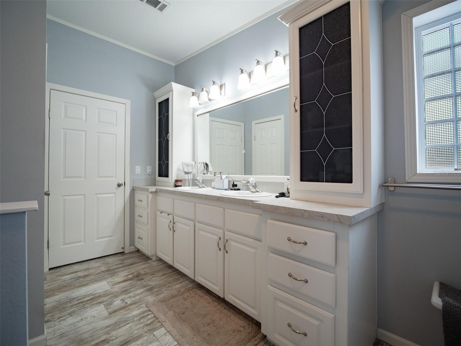 Listing photo id 29 for 5431 163rd Path