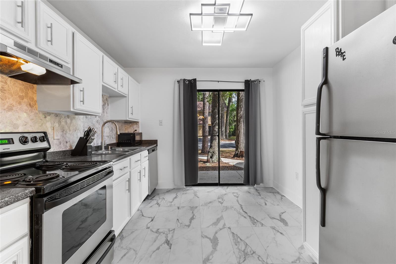 Image 10 of 33 For 507 39th Road 320