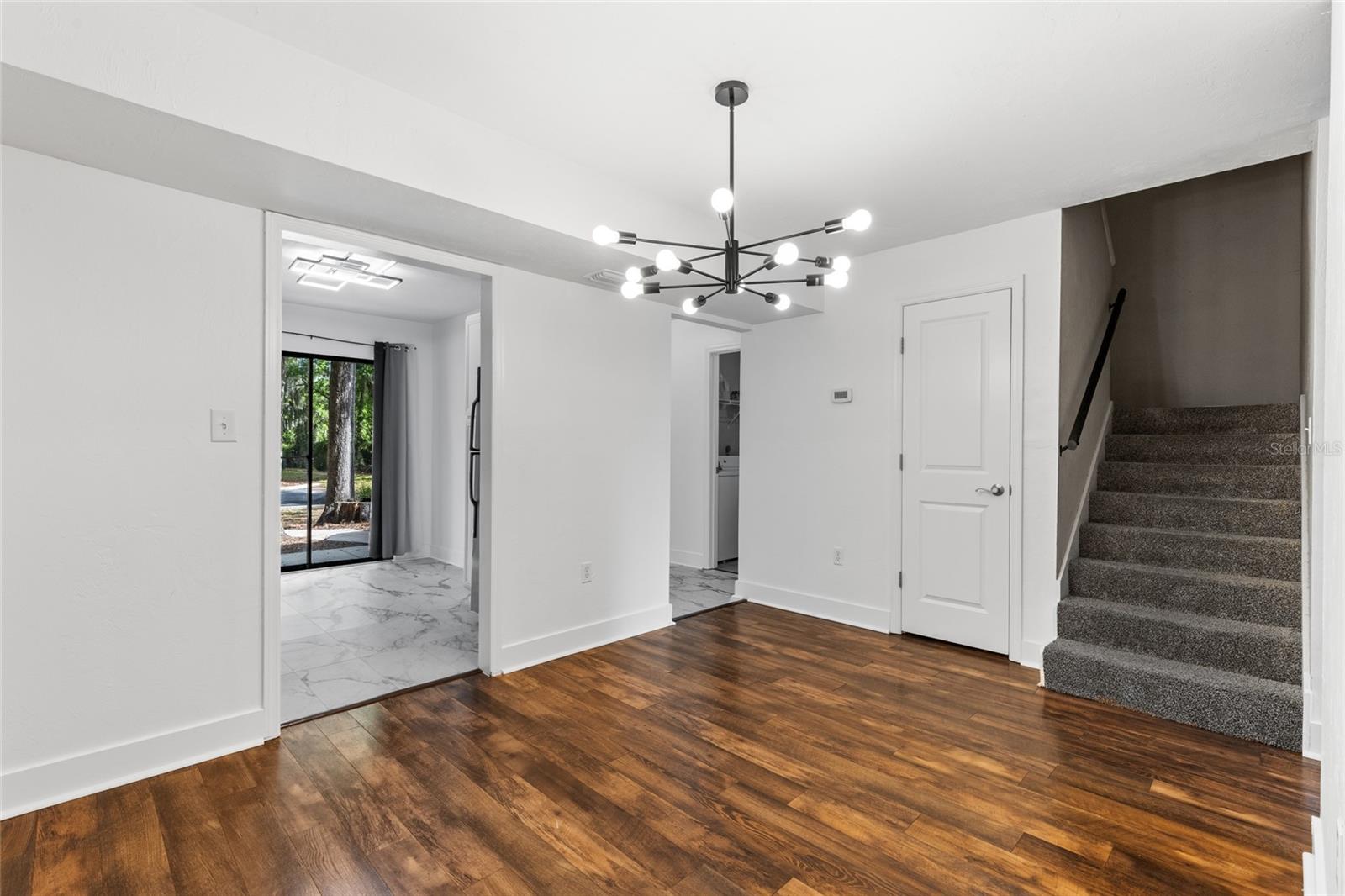 Image 9 of 33 For 507 39th Road 320