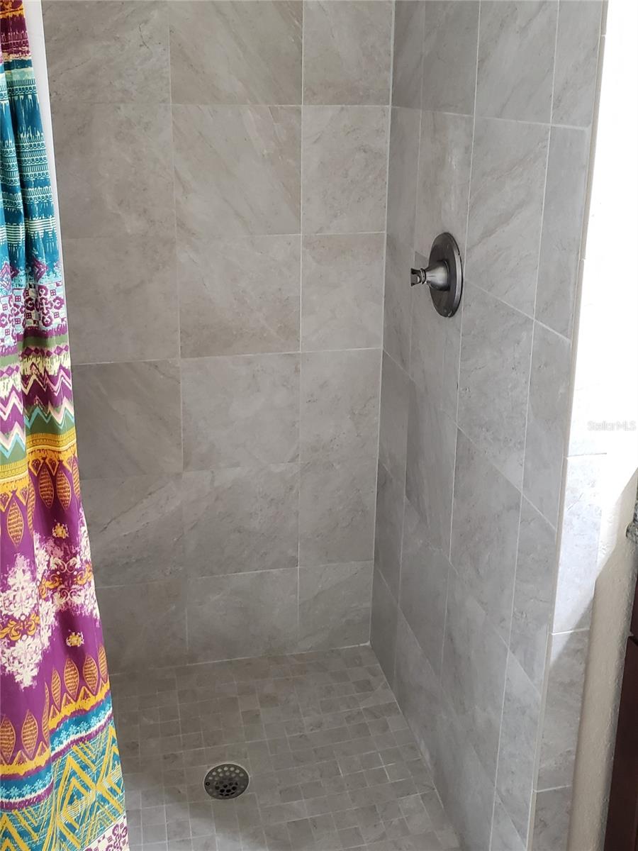 Image 15 of 27 For 621 10th Street 108