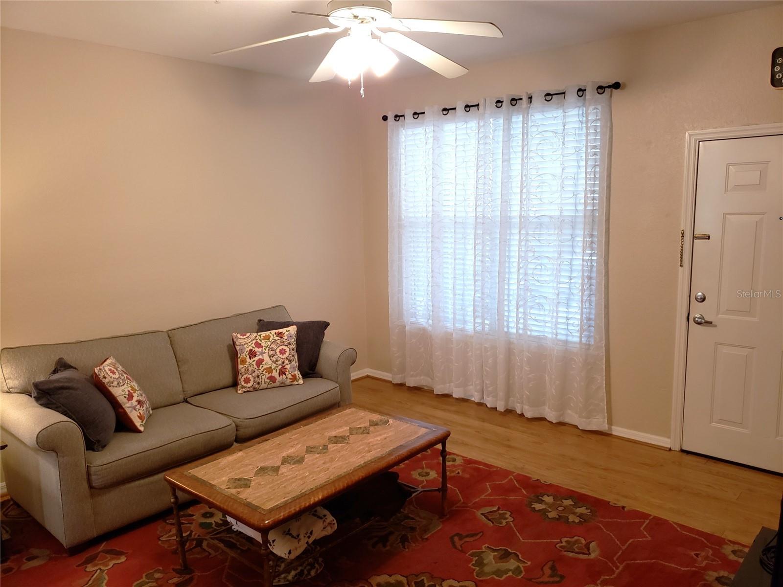 Image 5 of 27 For 621 10th Street 108