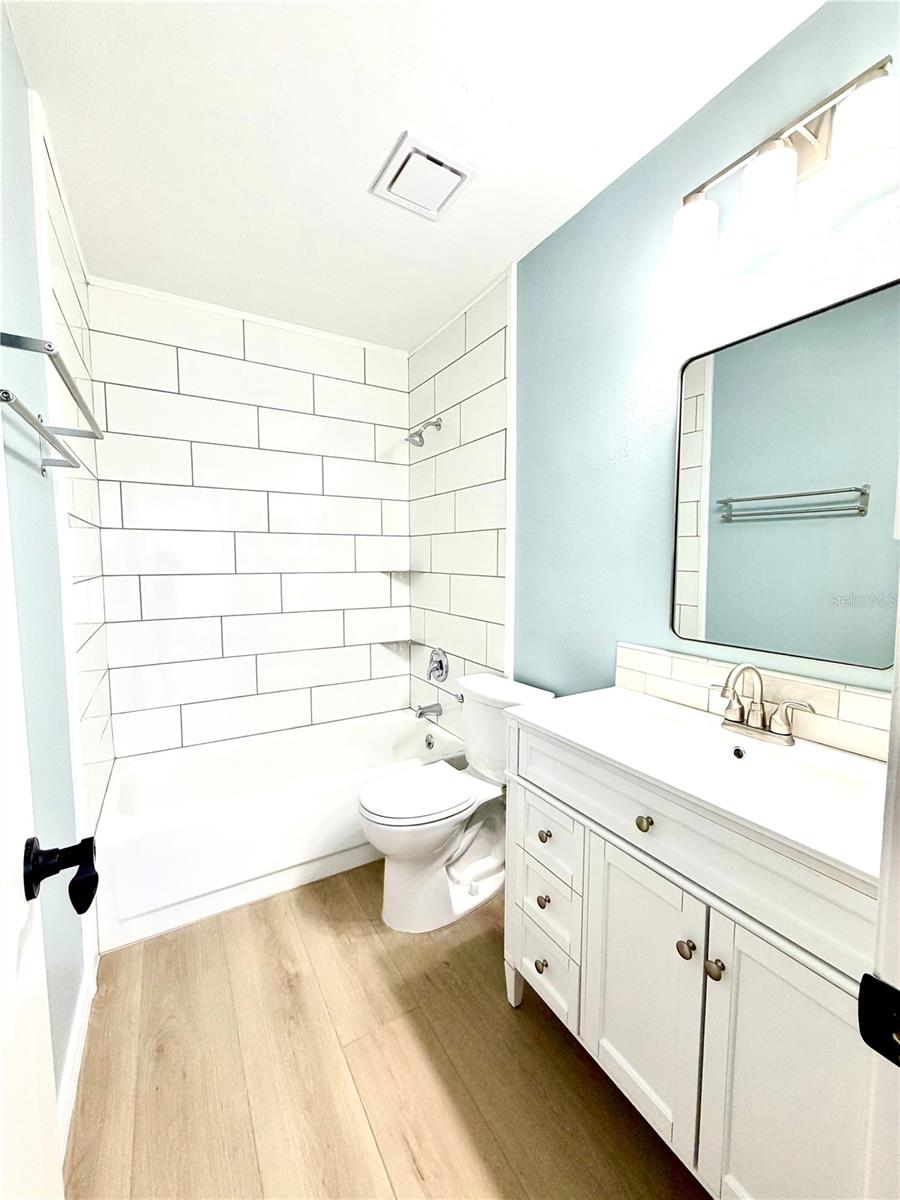 Image 15 of 22 For 2300 43rd Street L2