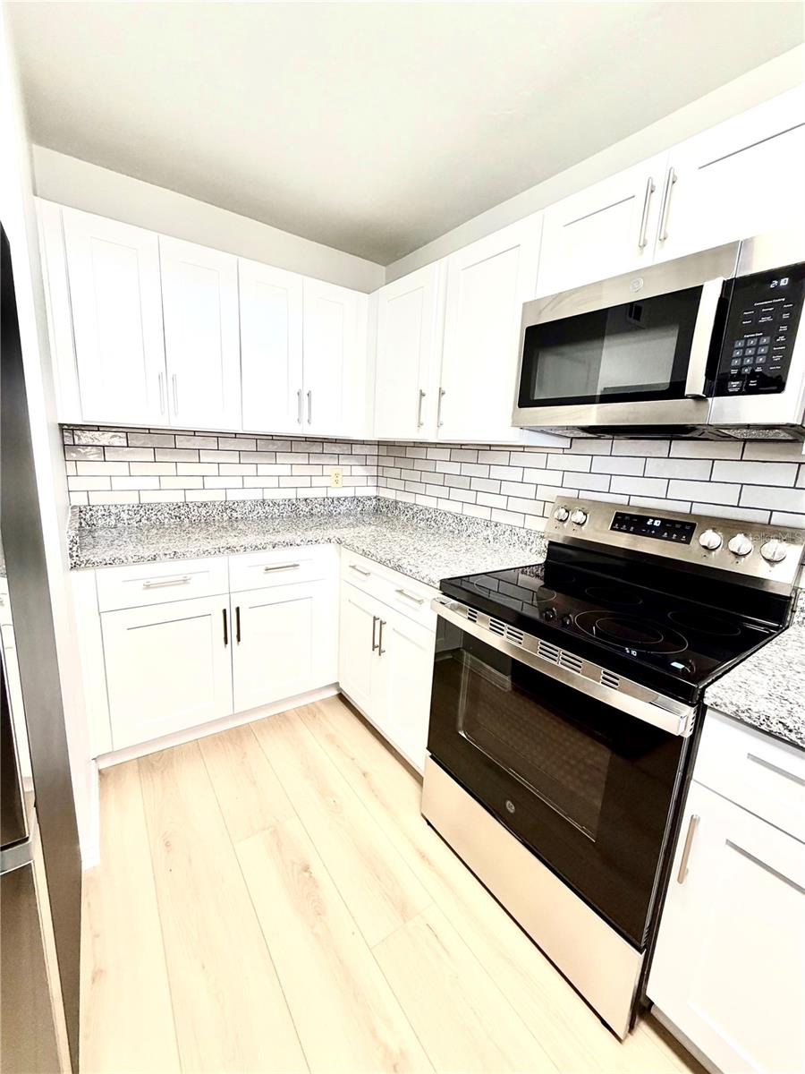 Image 9 of 22 For 2300 43rd Street L2