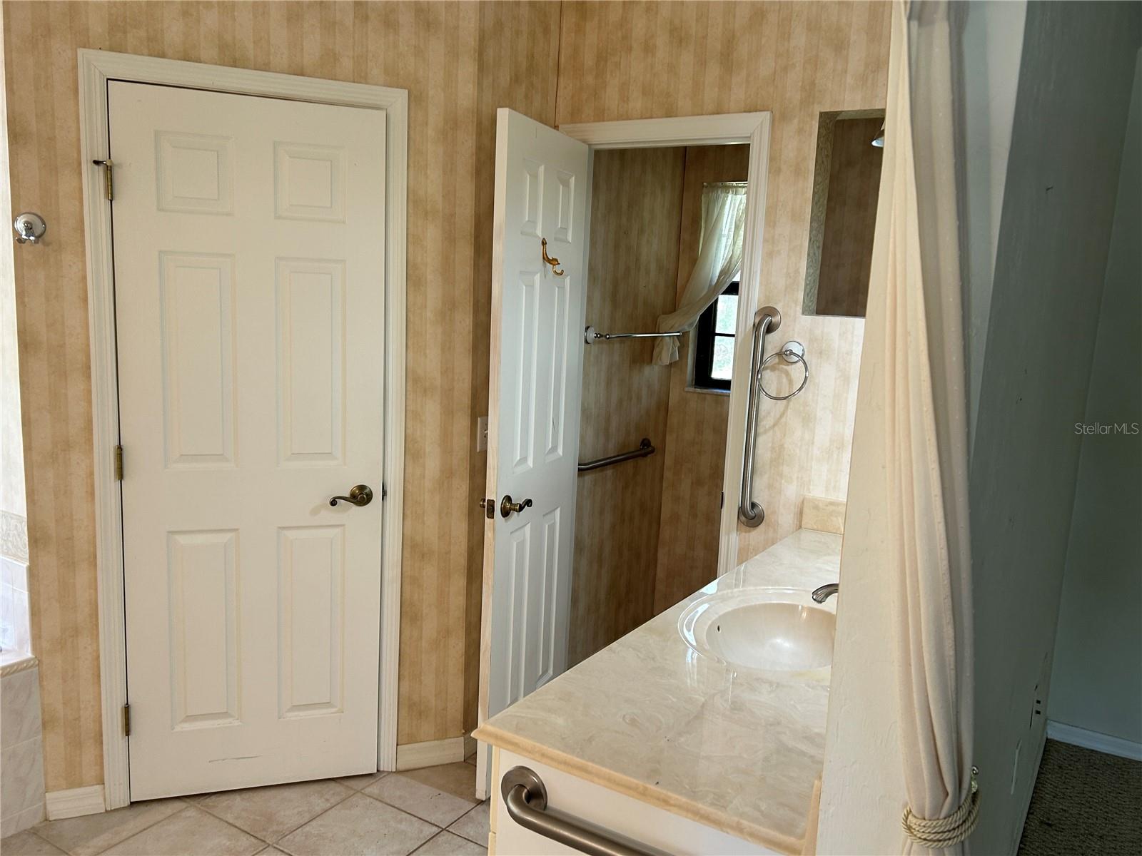 Image 34 of 42 For 19112 156th Avenue