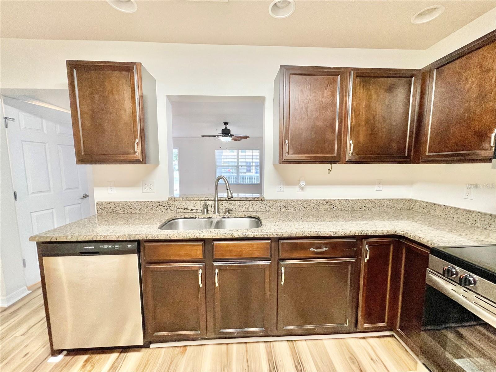 Image 9 of 32 For 4687 48th Drive 126