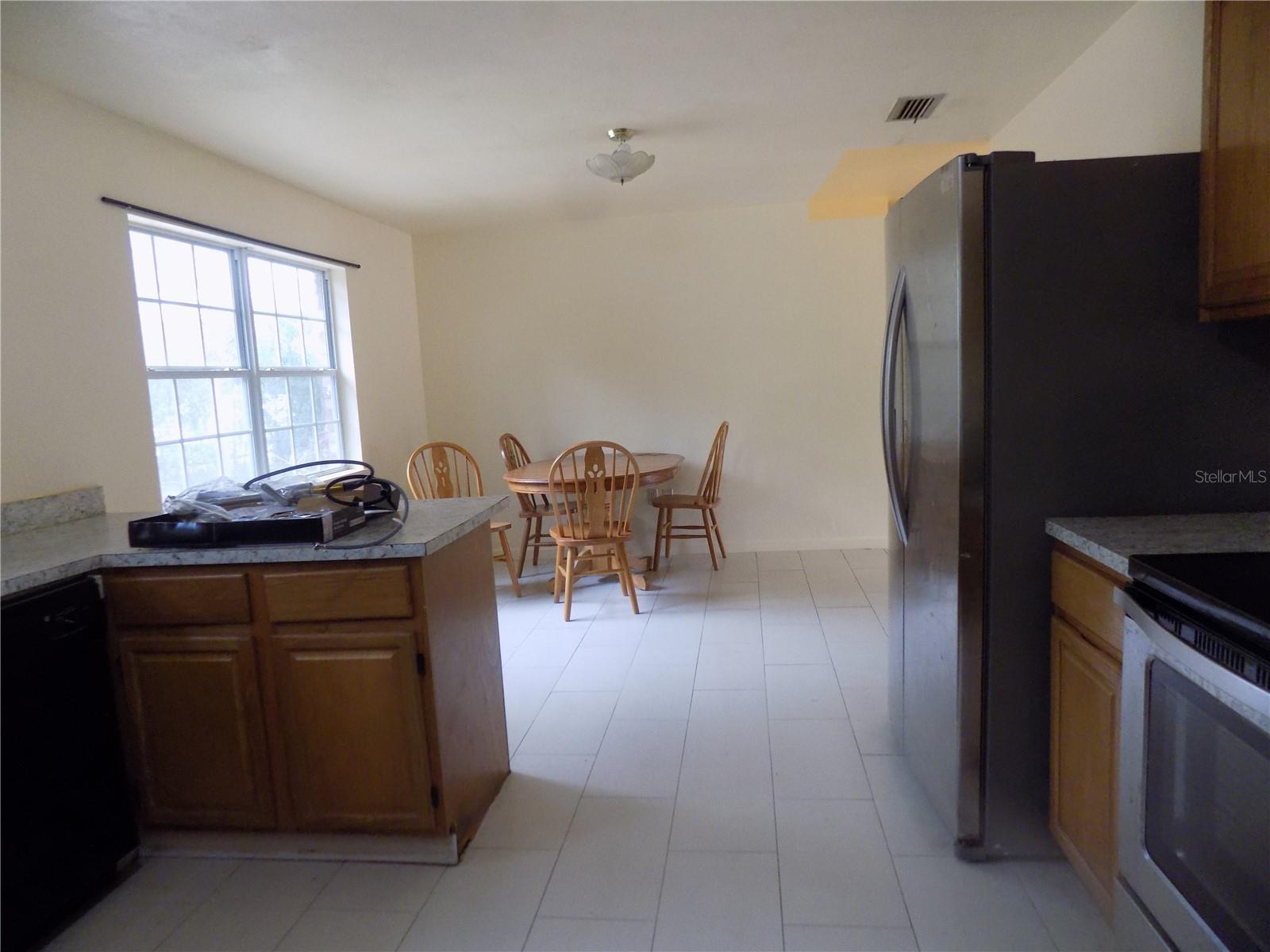 Image 3 of 23 For 1724 39th Avenue Nw