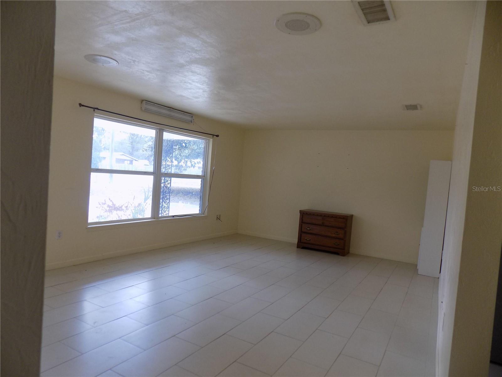 Image 5 of 23 For 1724 39th Avenue Nw