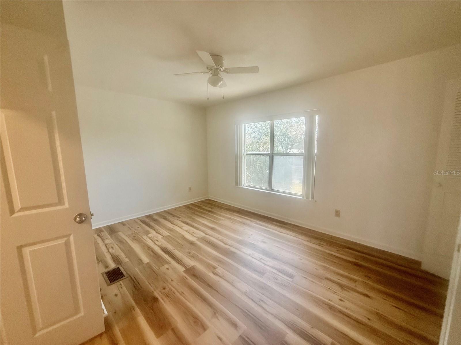 Image 4 of 21 For 3933 26th Drive D