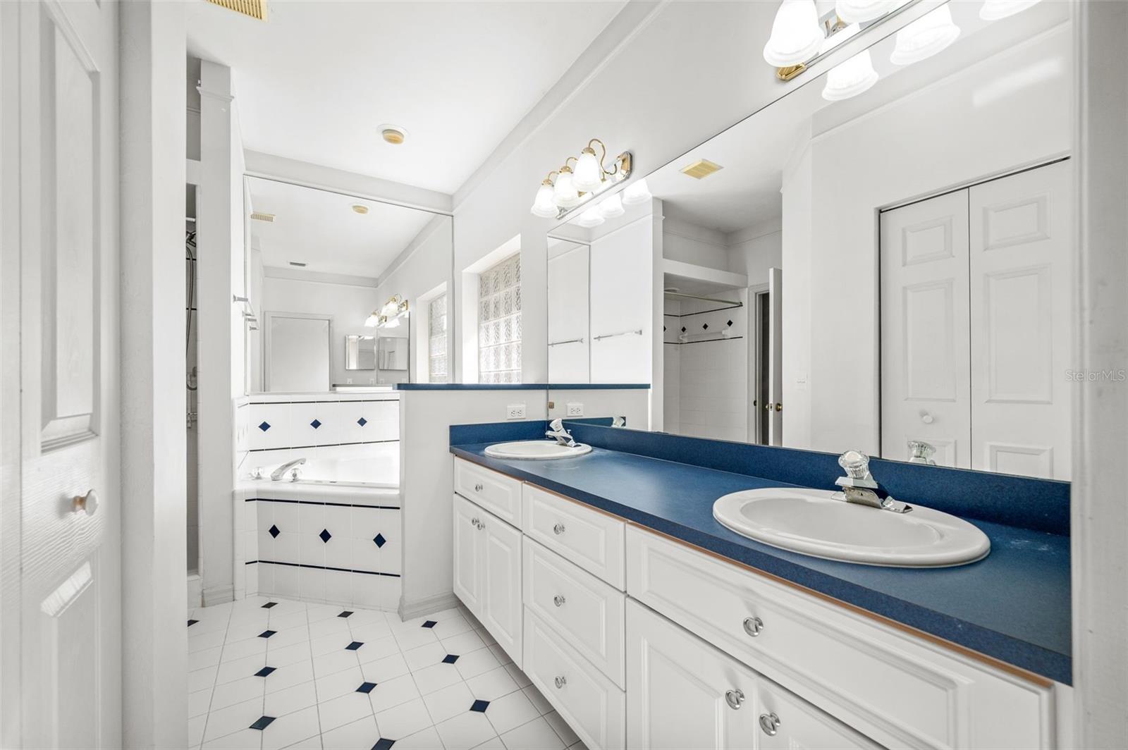 Image 19 of 49 For 4360 36th Terrace