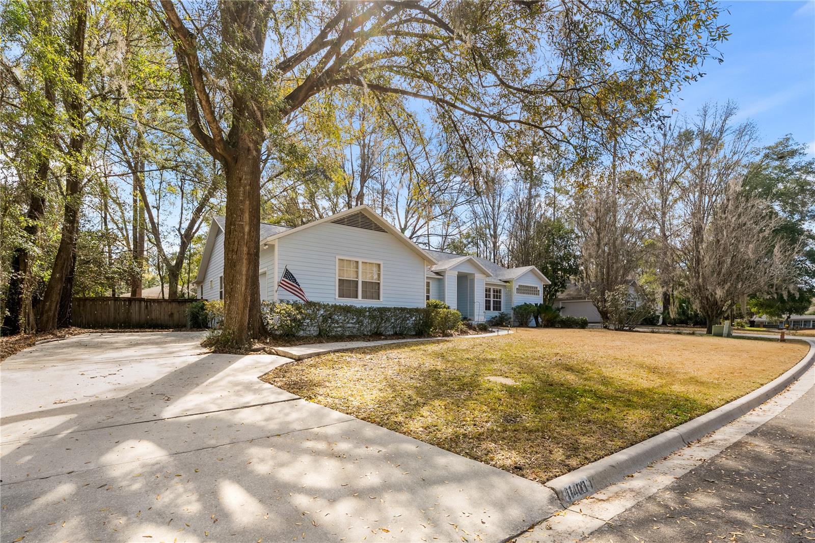 Image 2 of 33 For 11409 8th Place