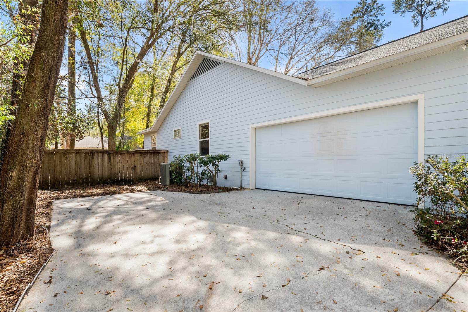 Image 3 of 33 For 11409 8th Place