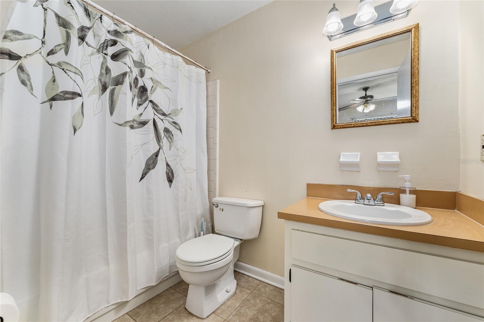 Image 16 of 28 For 2635 35 Place 604