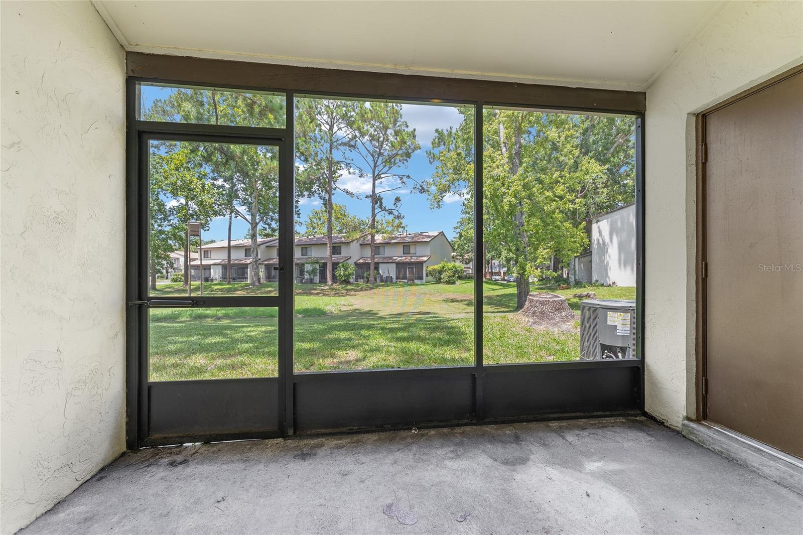 Image 23 of 28 For 2635 35 Place 604