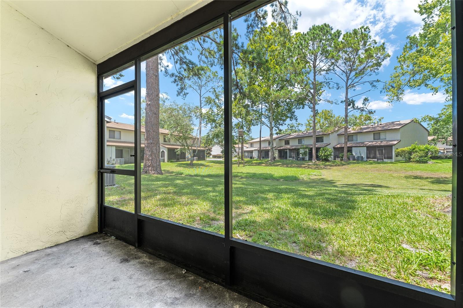 Image 25 of 28 For 2635 35 Place 604