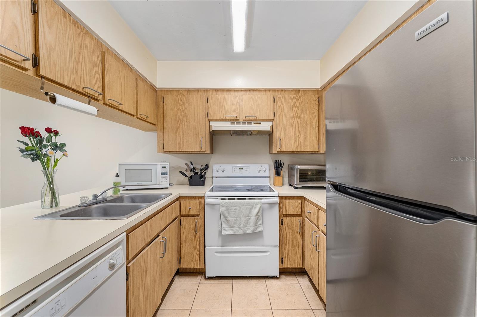 Image 5 of 28 For 2635 35 Place 604