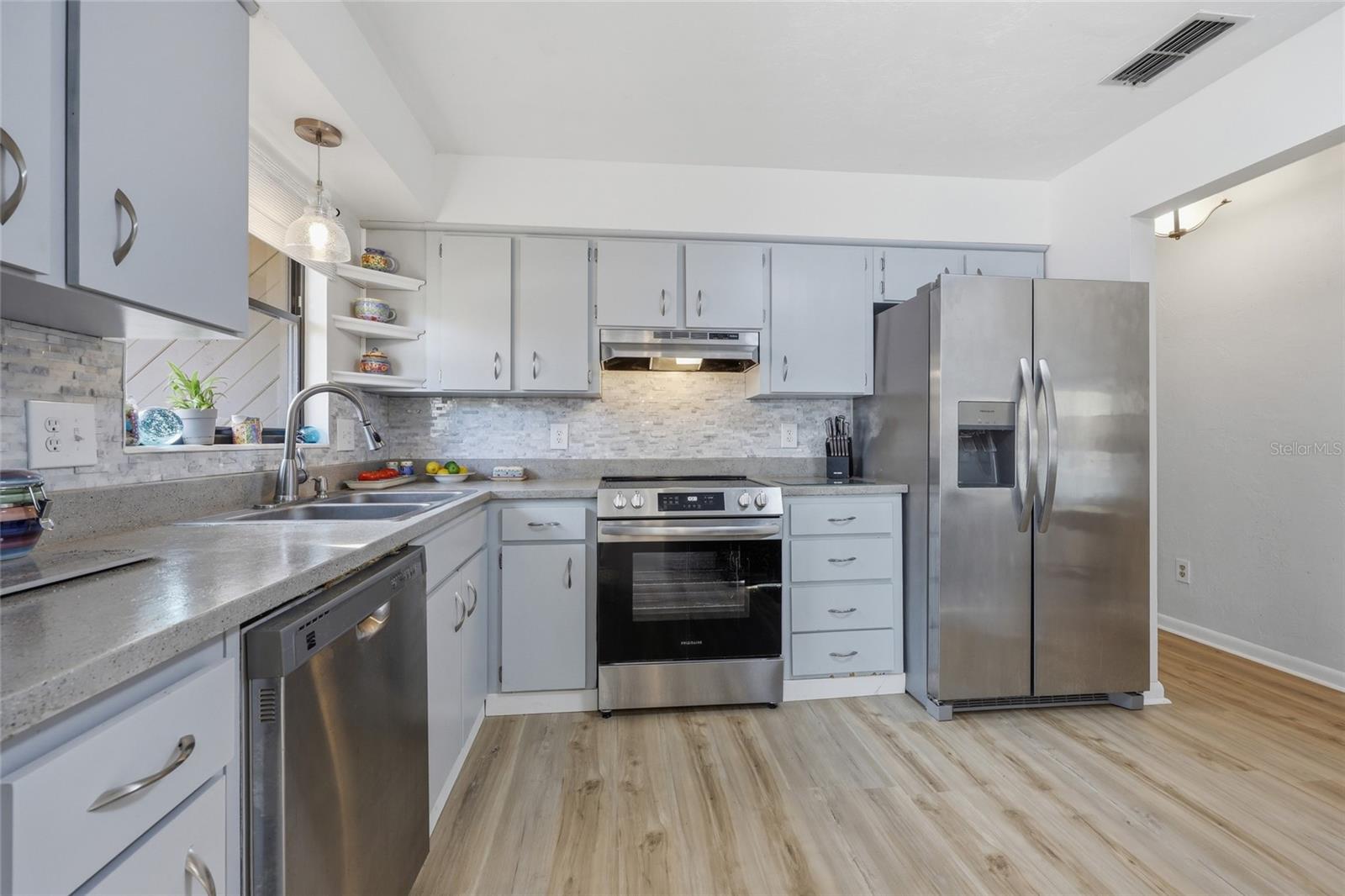 Image 10 of 26 For 6526 33rd Terrace