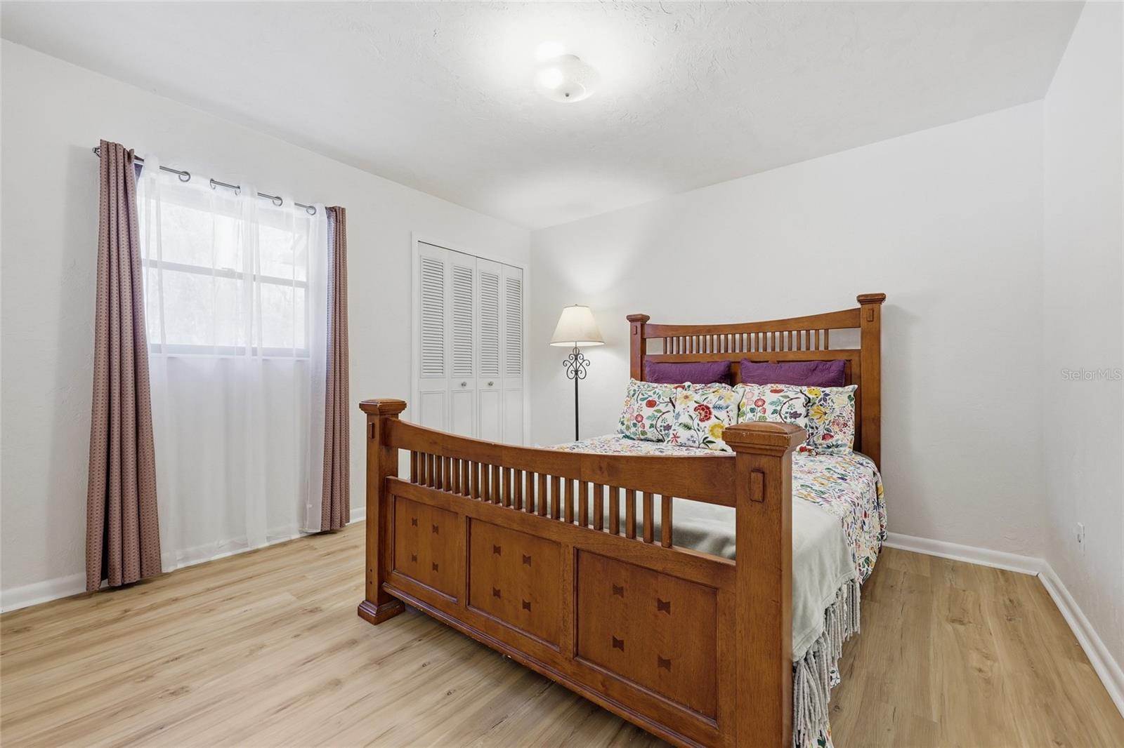 Image 17 of 26 For 6526 33rd Terrace